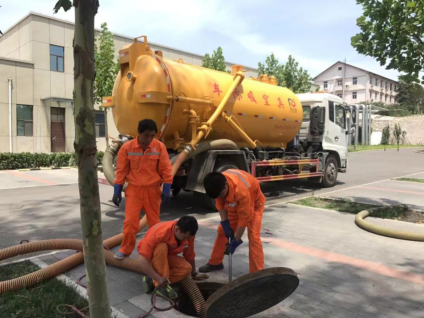团风化粪池清理与5-8吨吸粪车施工效率分析